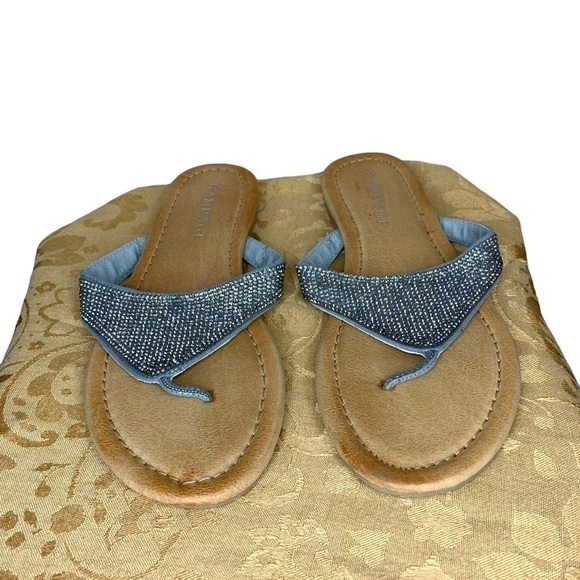 Size 6.5 Rampage Silver Studded Sandals Flats Tan Bottom Synthetic Beachy - Picture 1 of 9